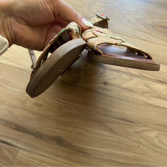 TOMS |‎ Beige & Red Cork Zoe Sandal - Picture 8 of 11